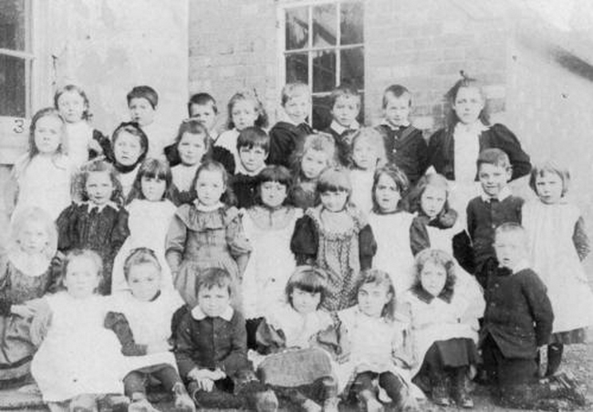 Bere Regis Girls School & Infant Boys. 